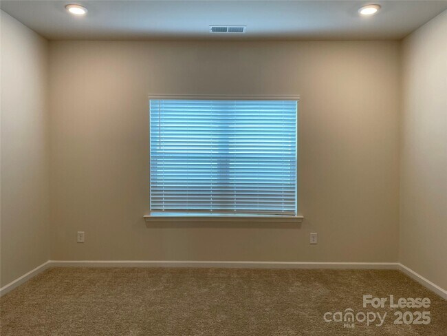 Building Photo - 403 Wescott St