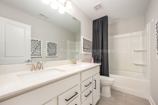 Building Photo - 19016 Yellow Birch Dr
