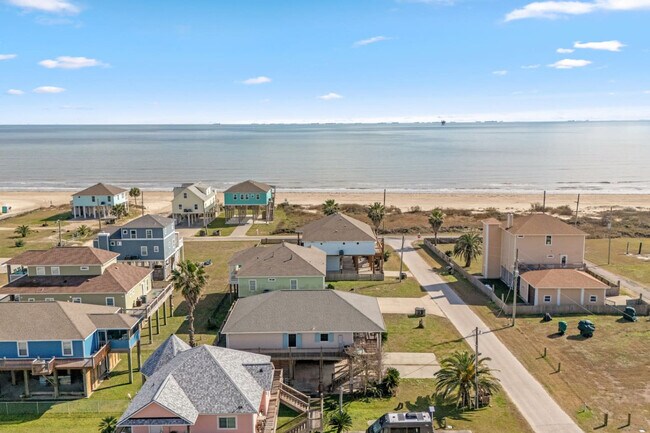 Building Photo - 820 Sandollar