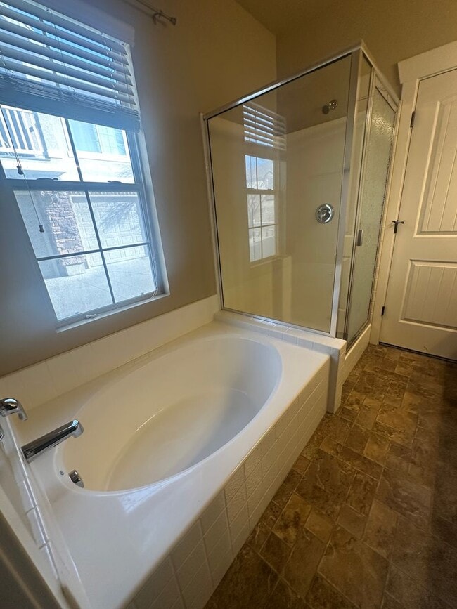 Building Photo - BEAUIFUL HOME!!!