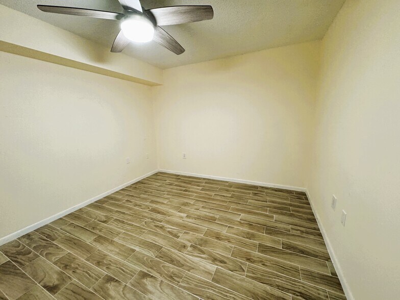 Building Photo - 2311 23rd Ln