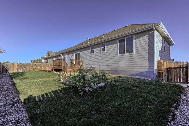 Building Photo - 3 Bedroom 2 1/2 Bath in Loveland