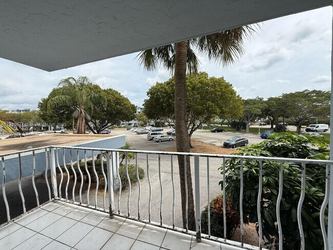 Building Photo - 500 Executive Center Dr