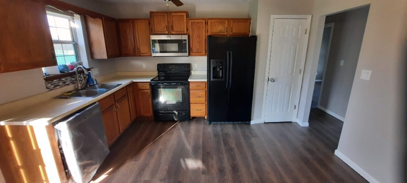 Building Photo - 120 Monroe St