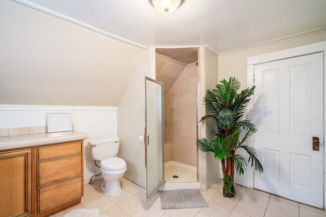 Building Photo - 4955 Hidden Hollow Rd