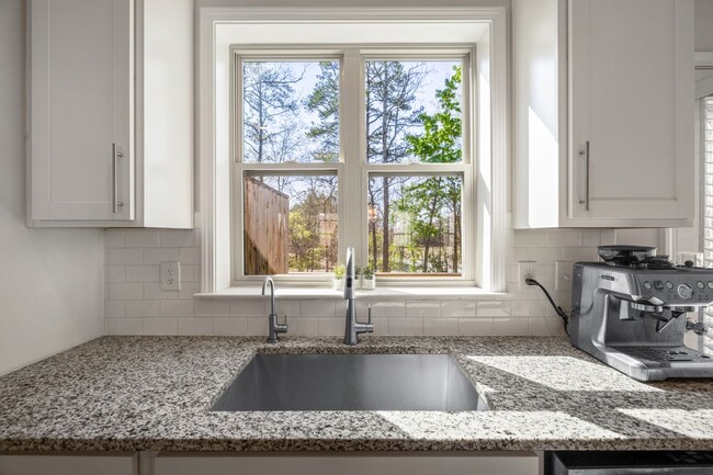 Building Photo - 3567 Hidden Valley Cir