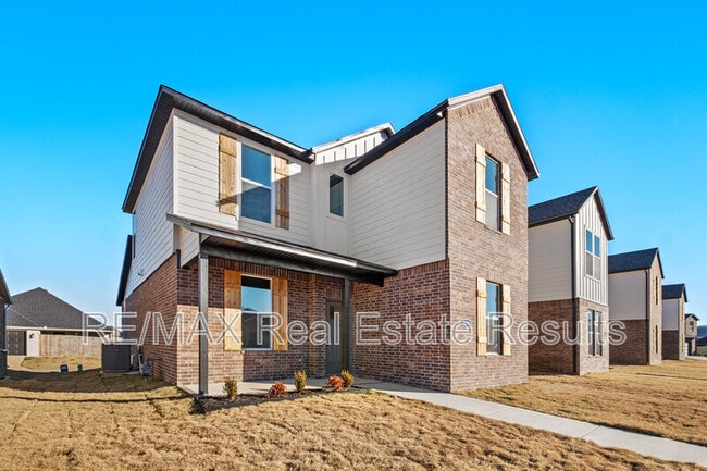 Building Photo - 4670 W Aurora St