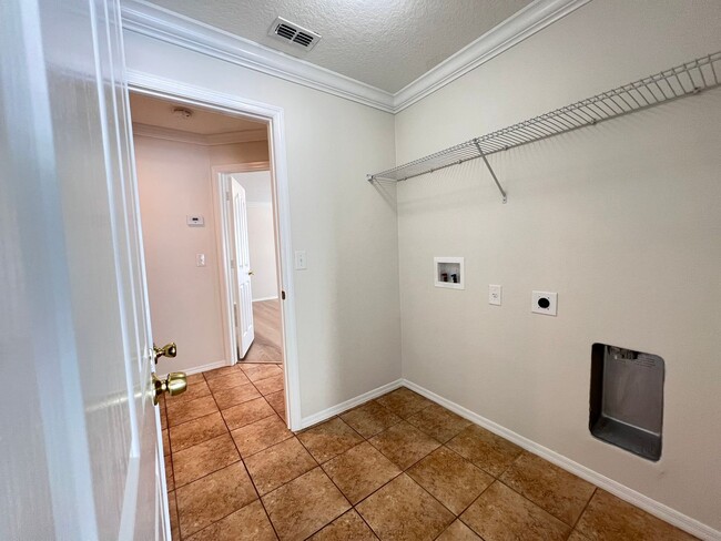 Building Photo - The perfect House for rent in Clermont!