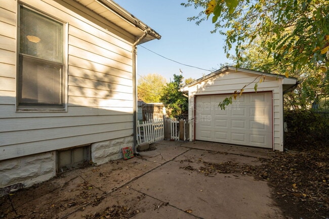 Building Photo - 1430 S Wichita St