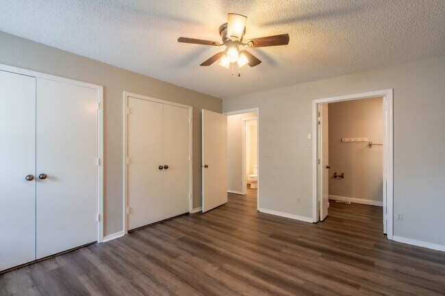 Building Photo - S Darlington Duplex