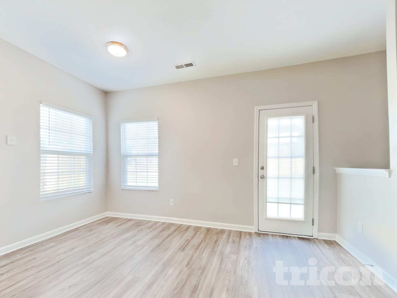 Building Photo - 2048 Lauren Woods Dr