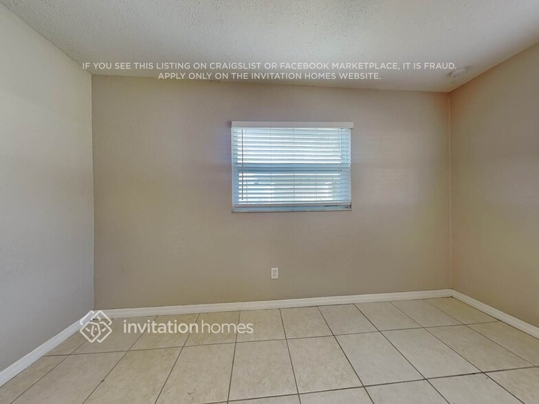 Building Photo - 6417 N Gomez Ave