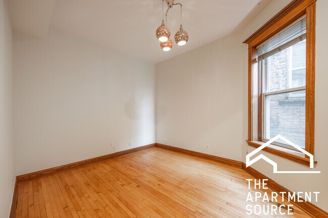 Building Photo - 3249 W Evergreen Ave