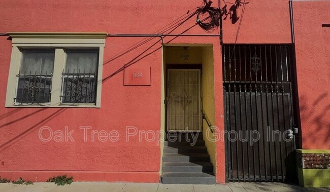 Building Photo - 134 E 16th St