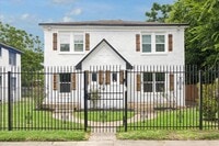 Building Photo - 2701 Truxillo St