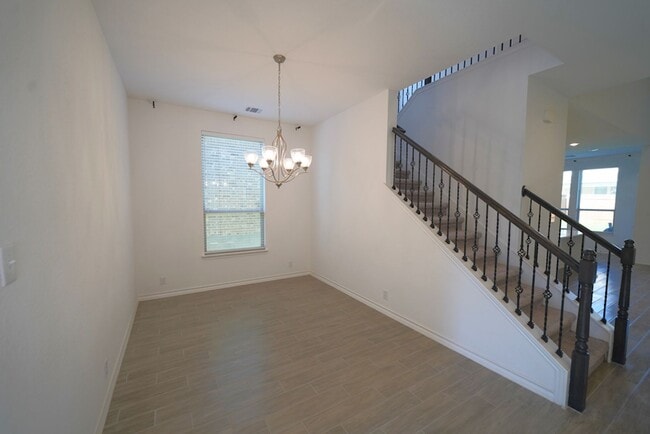 Building Photo - Luxury Living in Davis Ranch