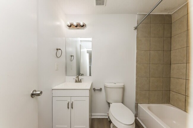 Building Photo - 4230 Senoa Dr