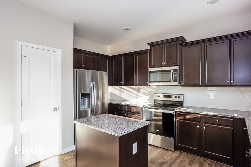 Building Photo - 1267 Kent Downs Ave SW