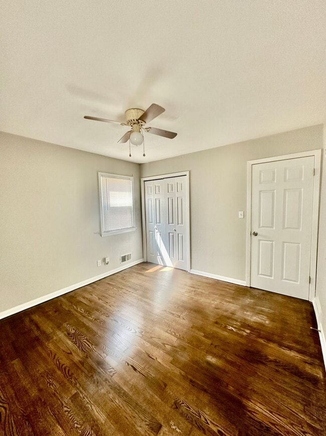 Building Photo - Cute 3 Bedroom 1 Bath For Rent!