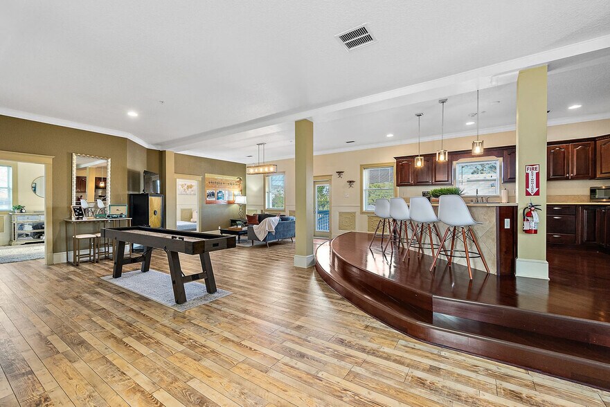 Building Photo - 92 Washington St