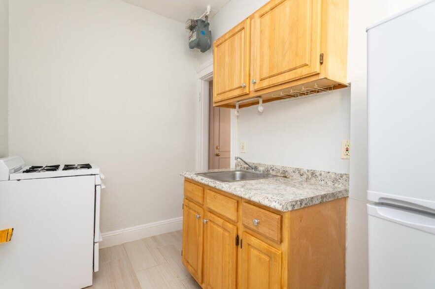 Building Photo - 49 Worthington St