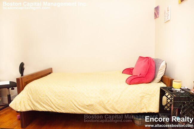 Building Photo - 1743 Commonwealth Ave