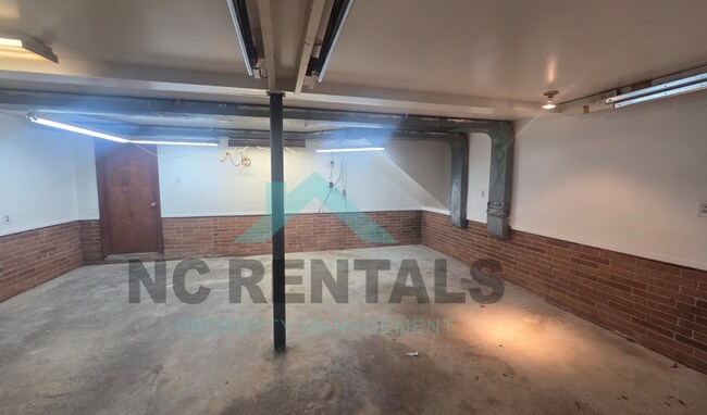 Building Photo - 3210 Garden Rd