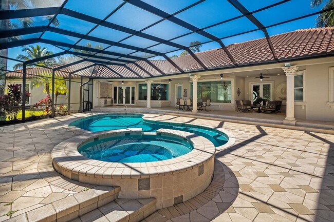 Building Photo - ** OAKES ESTATES ** 4 BED + DEN / 3.5 BATH...