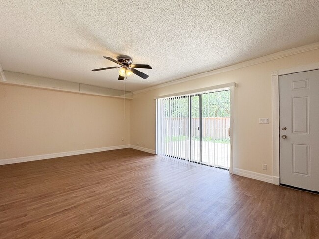 Building Photo - Newly Remodeled 2 bedroom 2.5 bath near Millenia Mall