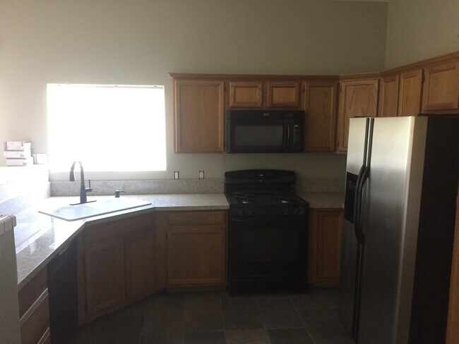 Building Photo - Beautiful Home on Green Belt in Palo Verde Meadows