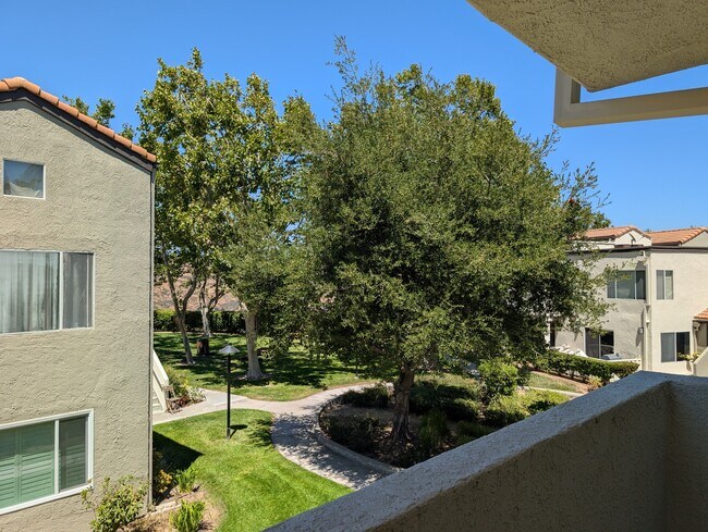 Building Photo - 24465 Valle Del Oro