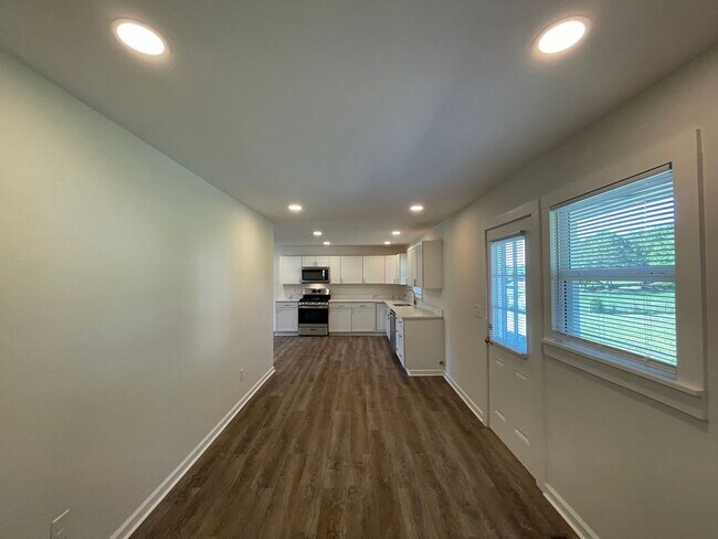 Building Photo - Completely remodeled 3/2 House- $2,150