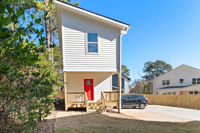 Building Photo - 3904.5 Avent Ferry Rd