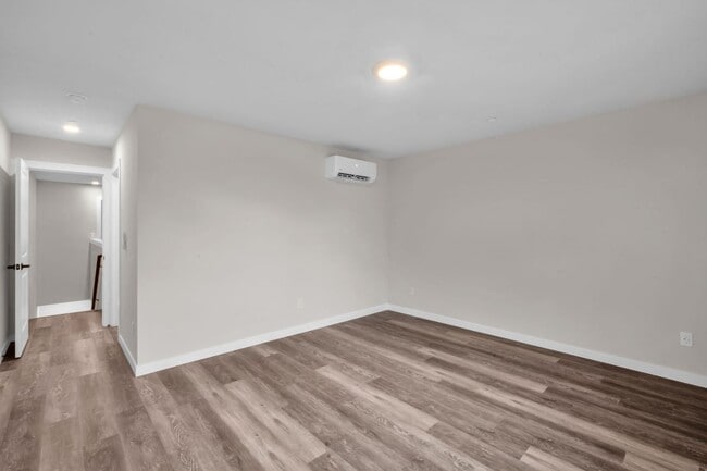 Building Photo - Brand New Townhomes - North Lynnwood!