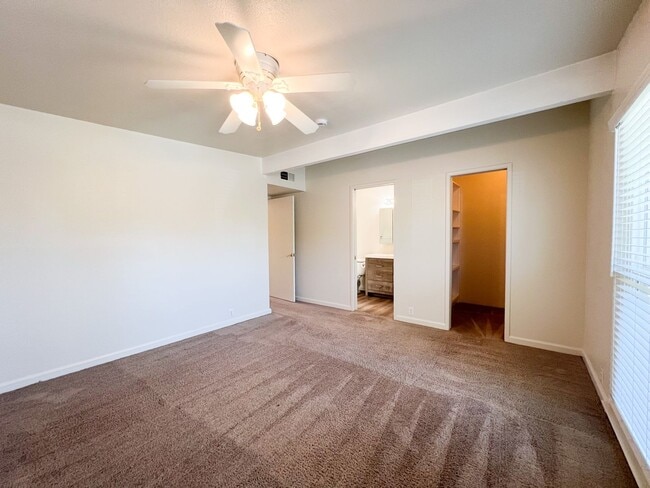 Building Photo - Spacious 3 Bed 2 Bath Home