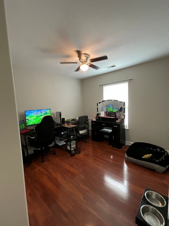 Building Photo - Godley Station Schools