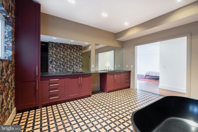 Building Photo - 815 S 20th St