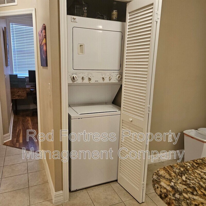 Building Photo - 4219 Bellasol Cir