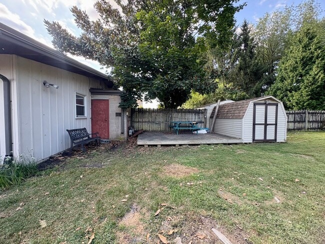 Building Photo - 2 Bedroom 1 Bathroom in Elizabethtown w/La...