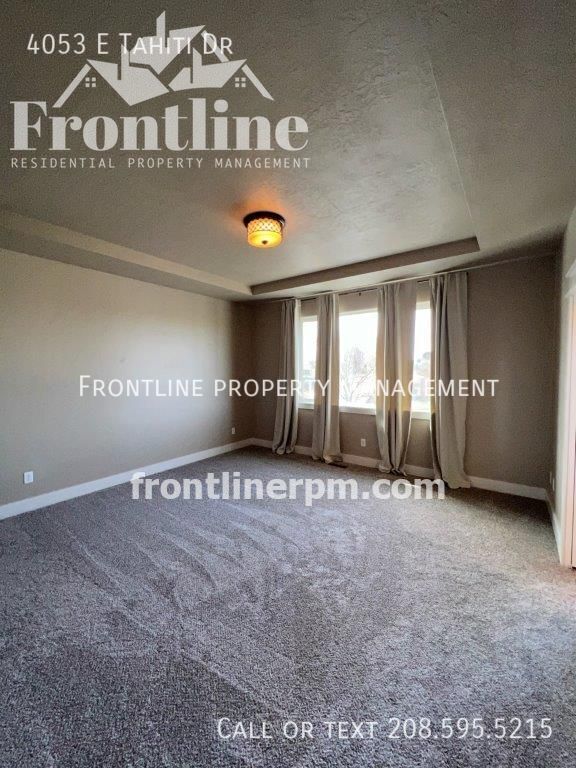 Building Photo - 4053 E Tahiti Dr