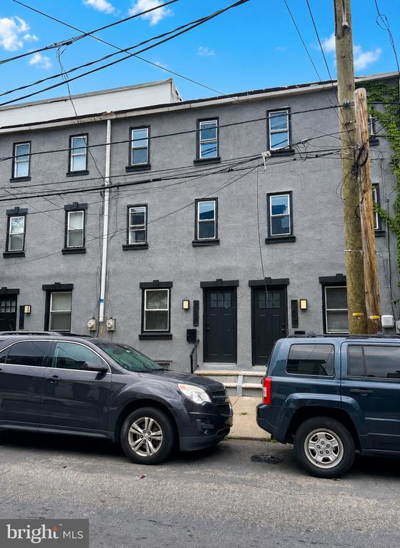 Building Photo - 109 W Thompson St