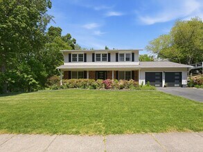 Building Photo - Freshly Refined Home with Generous Space and Timeless Appeal