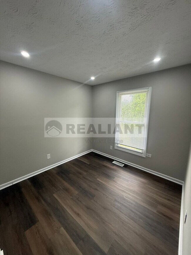 Building Photo - 3107 Glenridge Cir