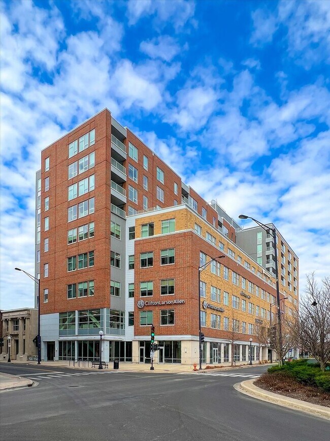 Building Photo - 301 N Neil St