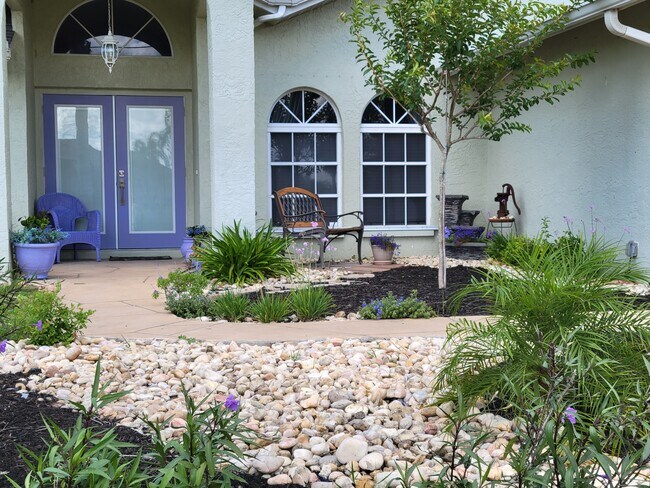 Front Courtyard and Entrance - 704 SW 11th Pl