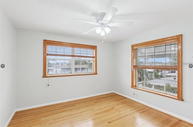 Building Photo - 8706 Elmwood Ln
