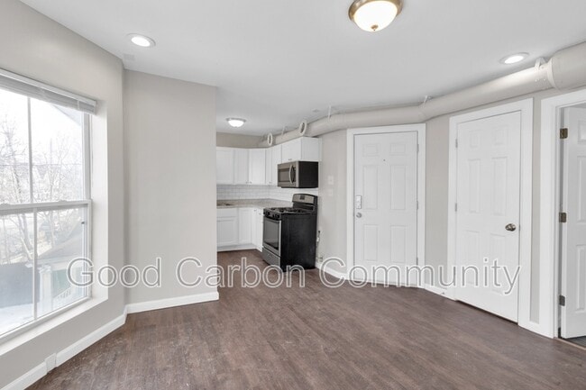 Building Photo - 194 Herkimer St