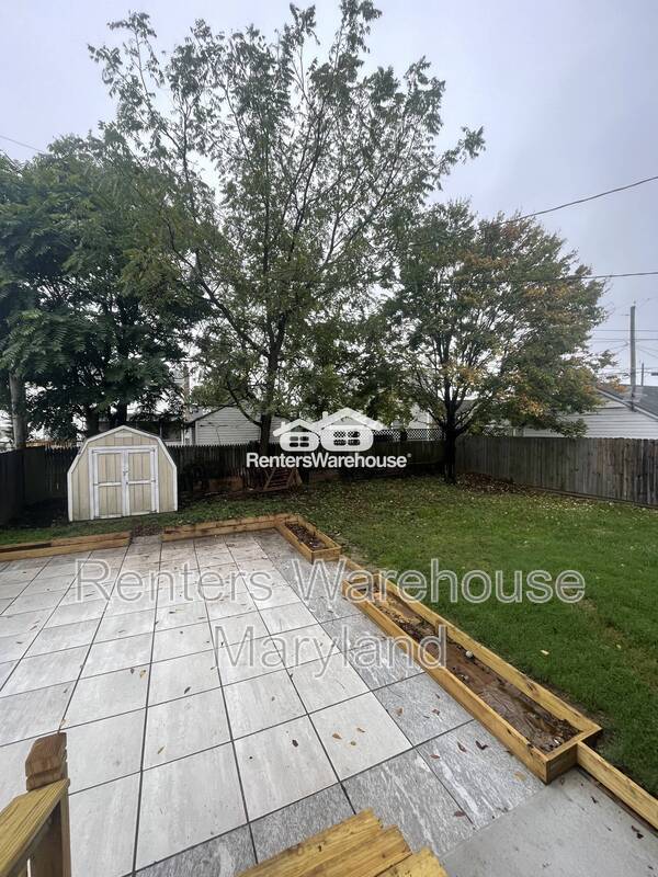 Building Photo - 8203 Watersedge Rd