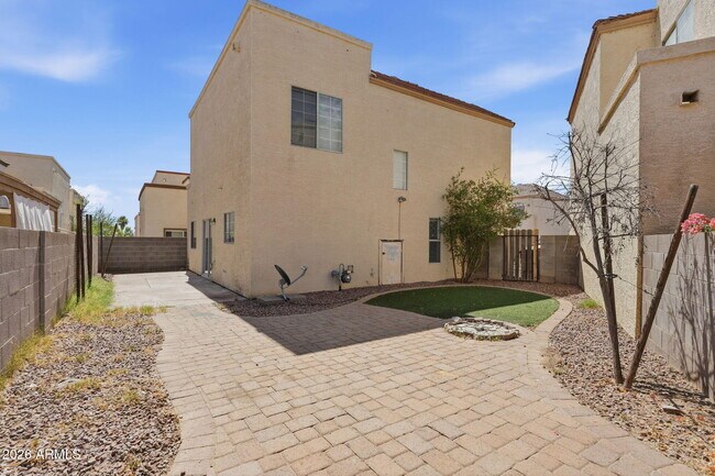 Building Photo - 1026 W Libra Dr