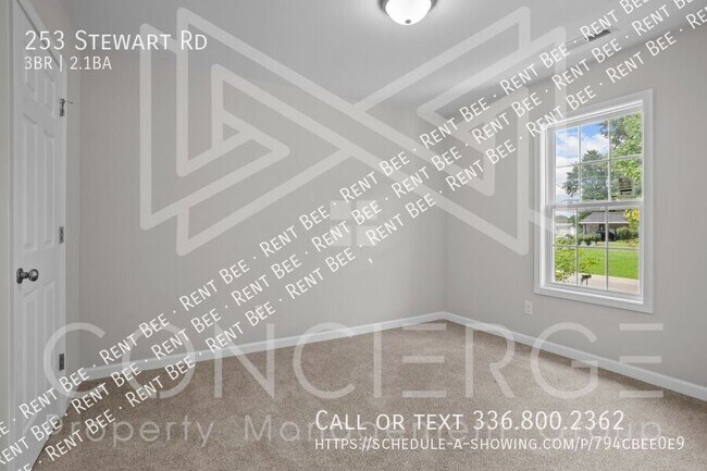 Building Photo - 253 Stewart Rd SE